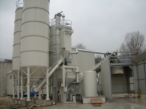 Sistema di carico per camion - Betonmec Srl