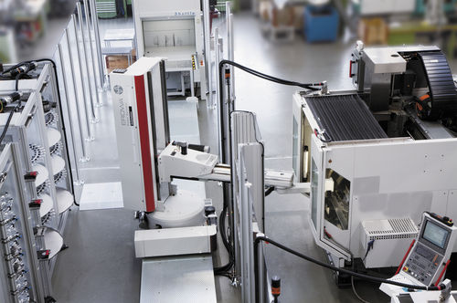 Cella robotizzata di carico - Robot Dynamic - EROWA - per scarico di macchine / per macchina utensile