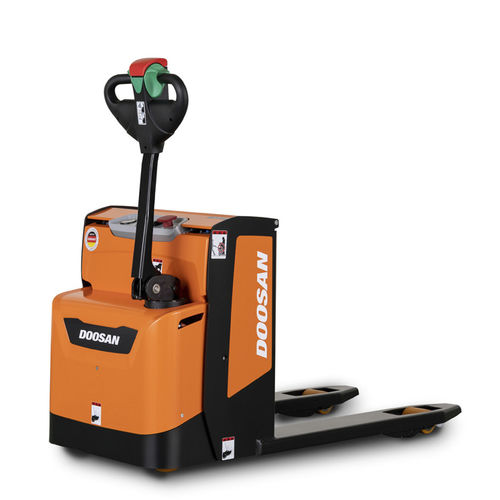 Transpallet elettrico - BPL18S-7 - Daewoo Industrial Vehicles - con piattaforma per conducente / 24 V / per magazzino