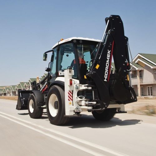 Terna diesel - HMK 102 B Supra - HIDROMEK co. - ergonomica