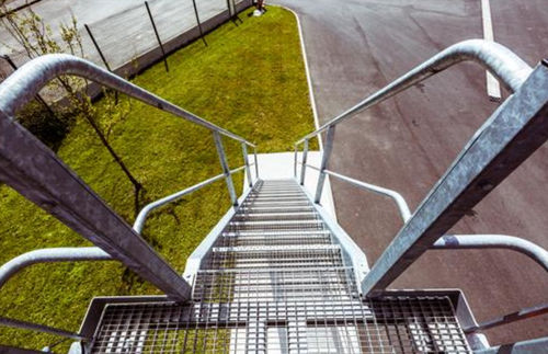 Piattaforma di accesso - PLATEFORME AVEC ESCALIER - Pacquet Industrie