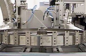 Trasportatore verticale - Belt Technologies Europe Limited - a nastro / da trasporto / per movimentazione