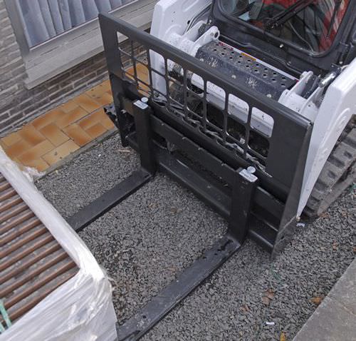Forca per pallet regolabile - BOBCAT - per minipala / in acciaio