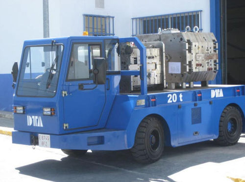 Camion a piattaforma - DTA - da trasporto / per carichi pesanti / con motore diesel