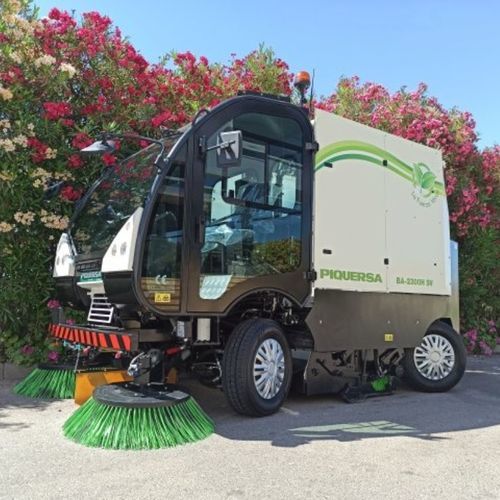 Spazzatrice uomo a bordo - BA-2300H SV - Piquersa Maquinaria, S.A. - con motore idraulico / per strade / compatta