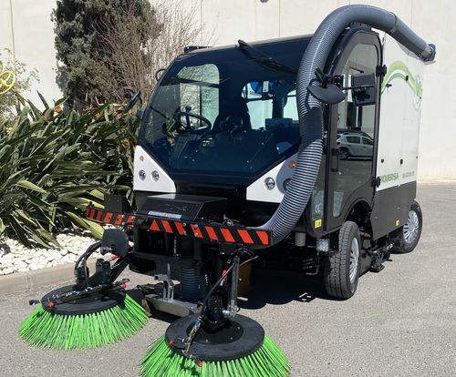 Spazzatrice aspirante uomo a bordo - BA-2300H SV DUAL - Piquersa Maquinaria, S.A. - diesel / per strade / compatta