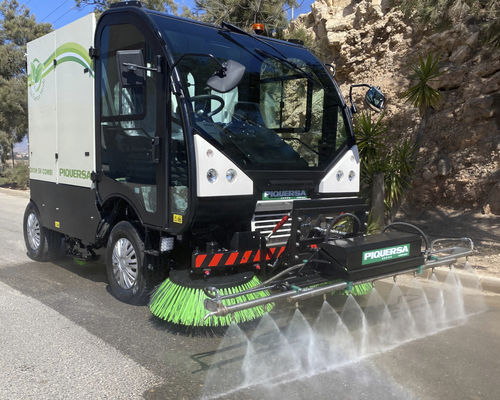 Spazzatrice-lavasciuga combinata per pavimenti uomo a bordo - BA-2300H SV COMBI - Piquersa Maquinaria, S.A. - idraulica / diesel / per strade