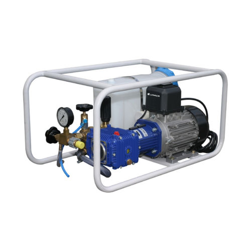 Pompa a pistone - EP601 series - URACA GmbH & Co.KG - per prodotti chimici / con motore a combustione / mobile