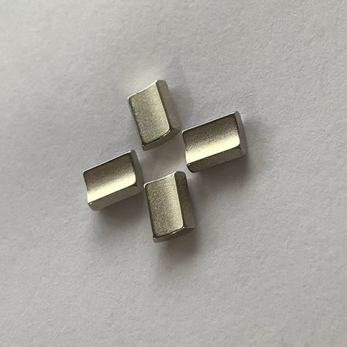 Magnete in neodimio-ferro-boro (NdFeB) sinterizzato - Magengine GmbH - a parallelepipedo / in lastra / per veicolo elettrico