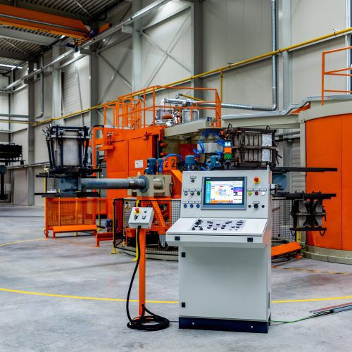 Macchina per stampaggio rotazionale tipo carosello - PRM/CRM  - Polivinil Rotomachinery - a bracci indipendente / 6 aree di lavoro / di elevata efficacia