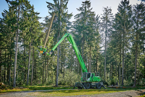 Macchina di movimentazione materiali per legno - 738 E - SENNEBOGEN Maschinenfabrik GmbH - gommata / idraulica