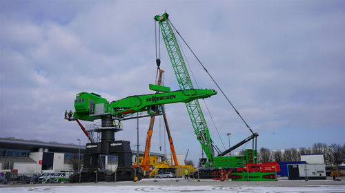 Gru cingolata - 6220 E - SENNEBOGEN Maschinenfabrik GmbH - con braccio / di sollevamento / con motore diesel