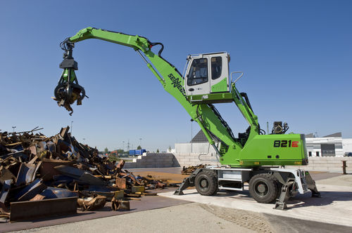 Macchina di movimentazione materiali cingolata - 821 E - SENNEBOGEN Maschinenfabrik GmbH - gommata / idraulica / elettrica