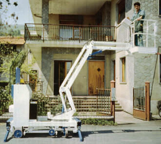 Piattaforma telescopica semovente - PEL series - Gruniverpal S.r.l. - elettrica / compatta