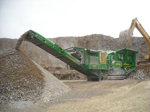 Frantoio a percussione - I54 - McCloskey International Limited - mobile / con motore diesel / cingolato