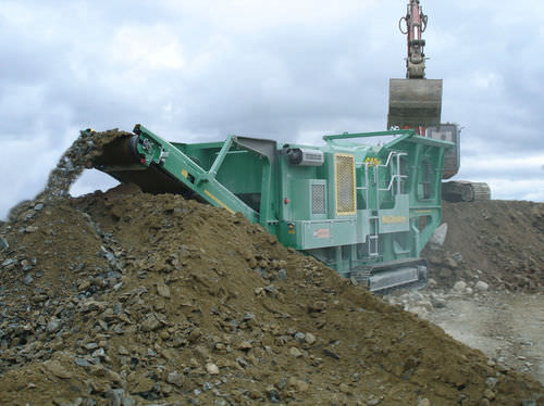 Frantoio a ganascia - J40 - McCloskey International Limited - mobile / con motore diesel / compatto