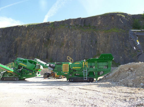 Frantoio a ganascia - J45 - McCloskey International Limited - mobile / con motore diesel / cingolato