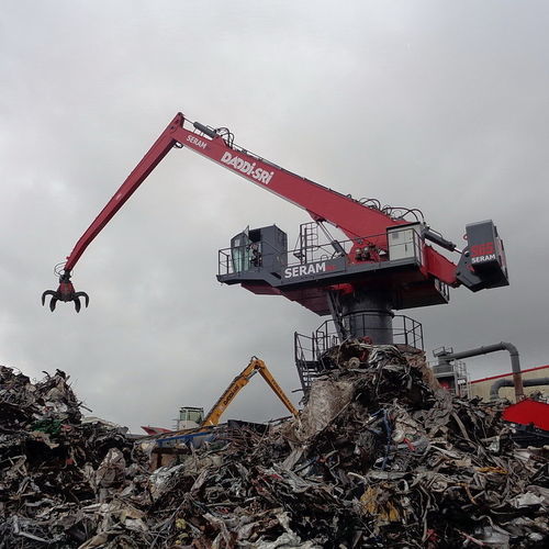 Gru per movimentazione di rottami metallici - SERAM ES3 series - Seram - fissa / con braccio / fuoristrada