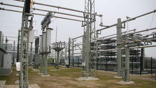 Compensatore statico sincrono - STATCOM - Hitachi Energy - con filtri armonici