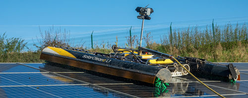 Robot di pulizia per pannelli solari - L1 - SolarCleano SARL - per pulitura a secco / per pulizia a umido / mobile