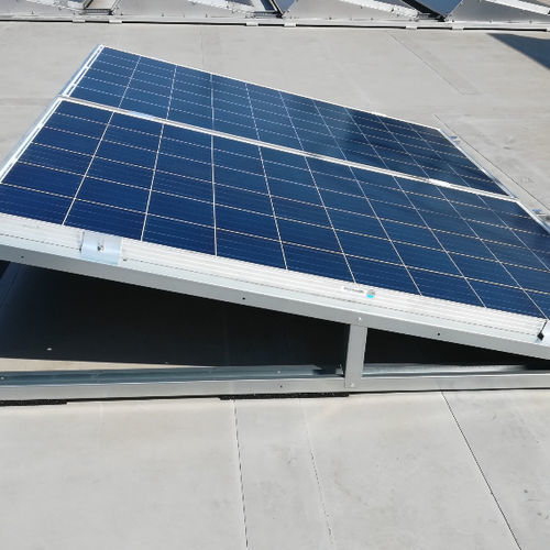 Sistema di fissaggio per impianti fotovoltaici per tetto piano - stand-alone - Avasco Solar NV