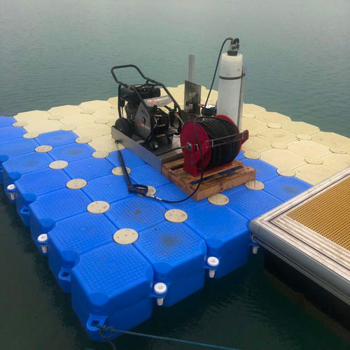 Macchina per pulizia ad acqua - WetSlider F  - AX Solar Robot - a spazzzola / automatica / per pannello solare