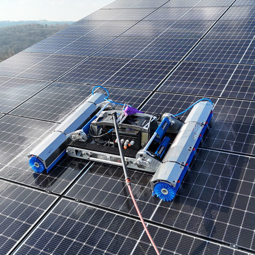 Robot di pulizia per pannelli solari - SunBrush mobil GmbH - per pulitura a secco / per pulizia a umido / ad alta pressione