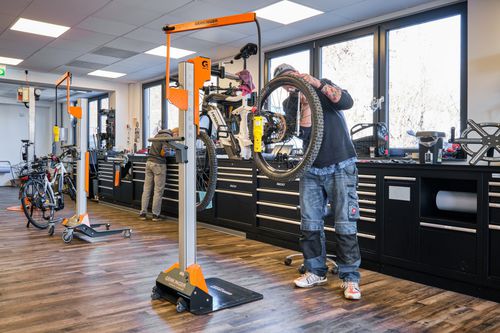 Sollevatore elettrico - Genkinger-bAKA Genkinger GmbH - a colonne / mobile / per quad