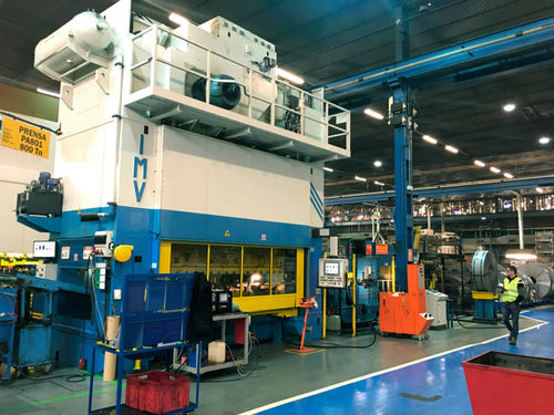 Linea di presse di stampaggio - I.M.V. Presse srl - di produzione / transfer