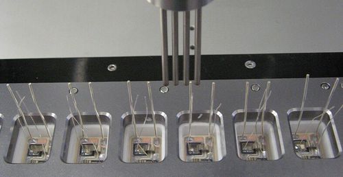 Dosatore per liquidi - SINERGO srl - volumetrico / piezo / per l'industria elettronica
