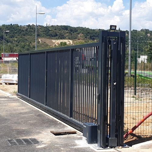 Cancello scorrevole - Skena - DEMEX - a motore / in acciaio galvanizzato / in platino