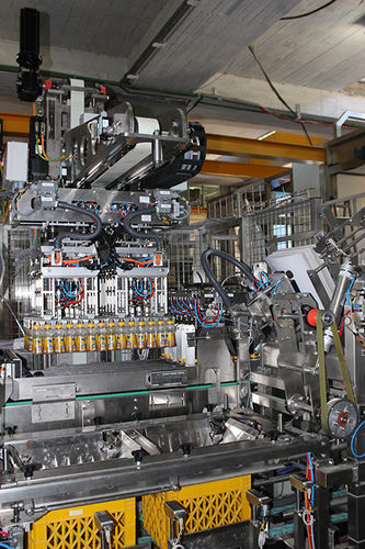 Incassatrice pick and place - Technica International - automatica / in bottiglia / per bottiglie