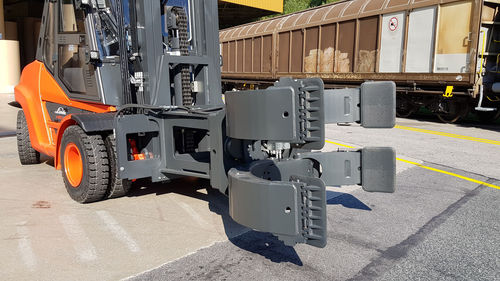 Piastra portaforche per carrello elevatore - T013 - KAUP GmbH & Co.KG - con attacchi
