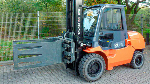 Piastra portaforche per carrello elevatore - T 013.1 / T013.2 - KAUP GmbH & Co.KG - con attacchi