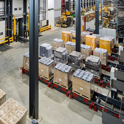 Trasportatore per pallet - Moffett Conveyor™ - Moffett Automated Storage Ltd - a nastro / a rulli / a catena
