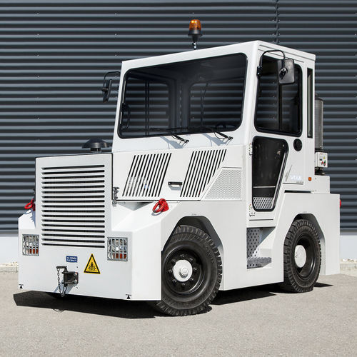 Trattore diesel - DFZ 80 H - Volk Fahrzeugbau GmbH - 4 ruote / con conducente seduto / per rimorchio