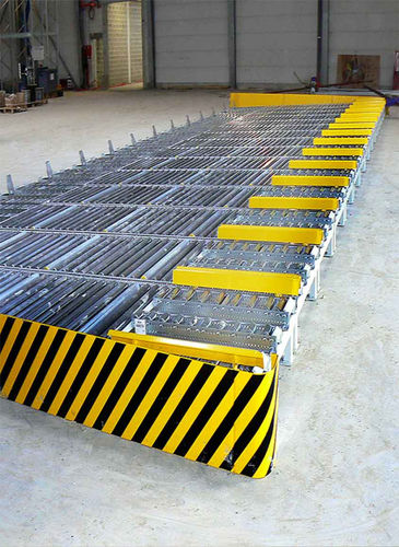 Trasportatore a rulli - Galler Lager- und Regaltechnik GmbH - pneumatico / orizzontale / da trasporto