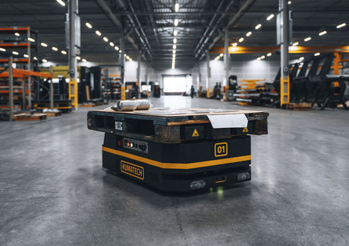 AGV da trasporto - Tractor Tom - Kumatech B.V. - per pallet / con alimentazione a batteria / compatto