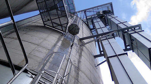 Elevatore a tazze industriale - SMB International GmbH - per solidi / per prodotti sfusi / di trasporto