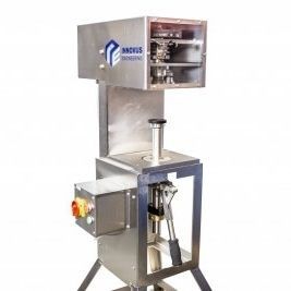 Sigillatrice per barattoli di latta semiautomatica - 10M - Innovus Engineering