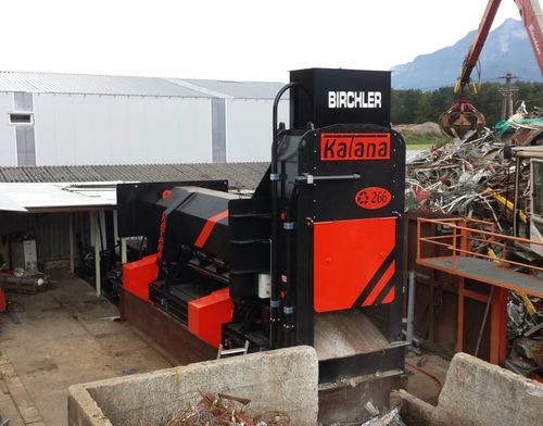 Pressa imballatrice per ferraglia - Katana series - ECOTECNICA EUROPE S.r.l. - verticale