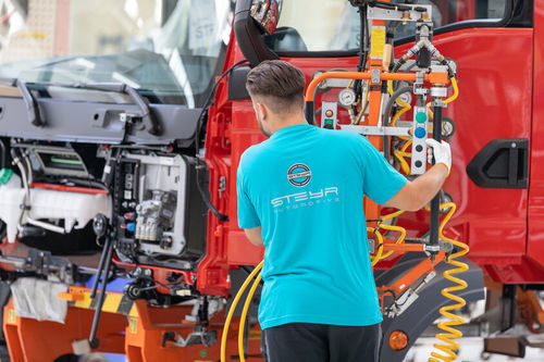 Assemblaggio per automotive - Steyr Automotive GmbH - per serie di medie dimensioni / per piccole serie