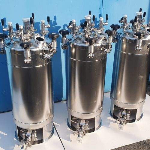 Bioreattore per processi fotochimici - Meili Technology SA - per l'industria farmaceutica / con agitatore magnetico / con agitazione