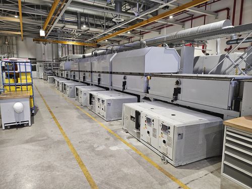 Macchina di deposizione per polverizzazione catodica orizzontale in linea - Singulus Sputter I - Avancis