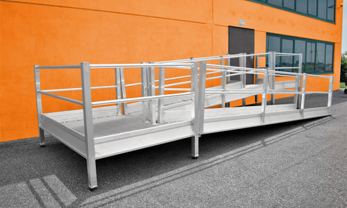 Passerella pedonale in alluminio - DEFINITIVE CLM SRL