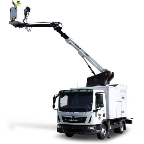 Piattaforma di sollevamento montata su camion - VDT-170-F - VERSALIFT INTERNATIONAL A/S - ibrida / diesel / per magazzino industriale