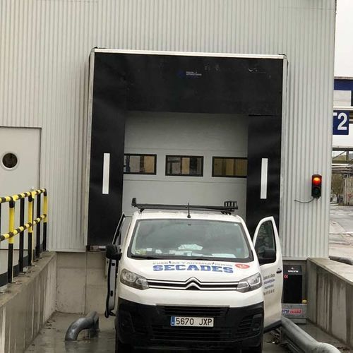 Spessore per piattaforma di carico - PUERTAS SECADES - per camion / metallico