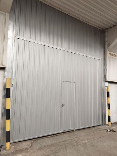 Porta battente - Pleleva  - PUERTAS SECADES - in metallo / per interno / industriale
