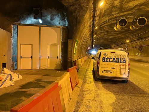 Porta battente - PUERTAS SECADES - per l'industria mineraria