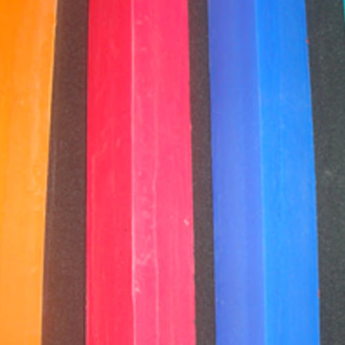 Profilo in plastica - INTERCAUCHOS DEL VALLES S.A. - in gomma / in metallo / a L